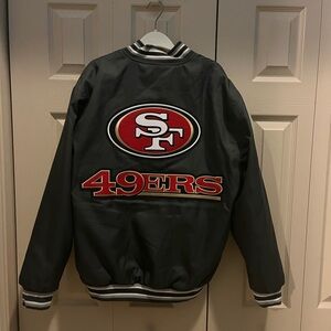 NFL Team 49ers Apparel Dark Gray Quilted Jacket - Size medium.  OPEN TO OFFERS.